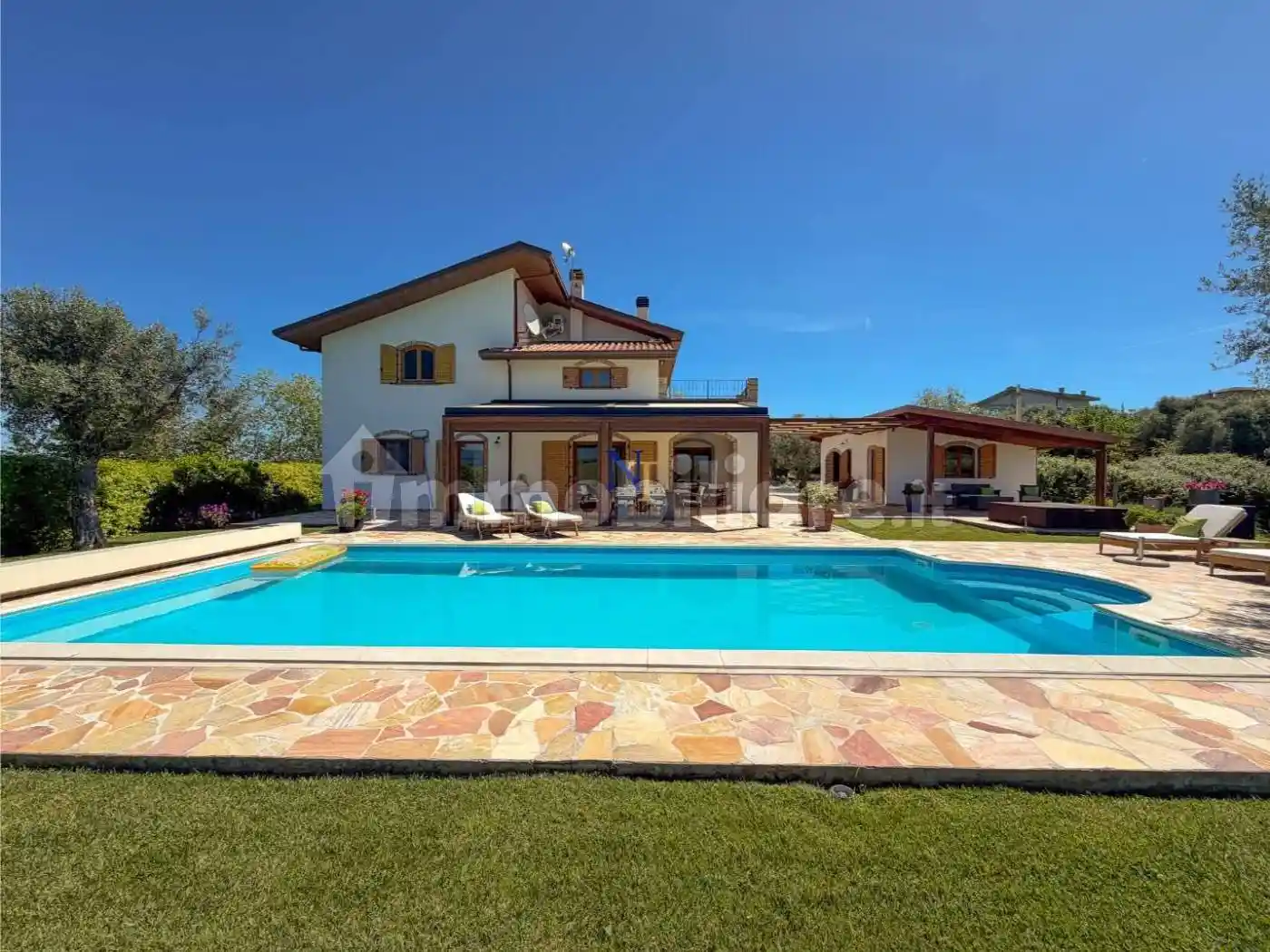 Villa in vendita a Bellante