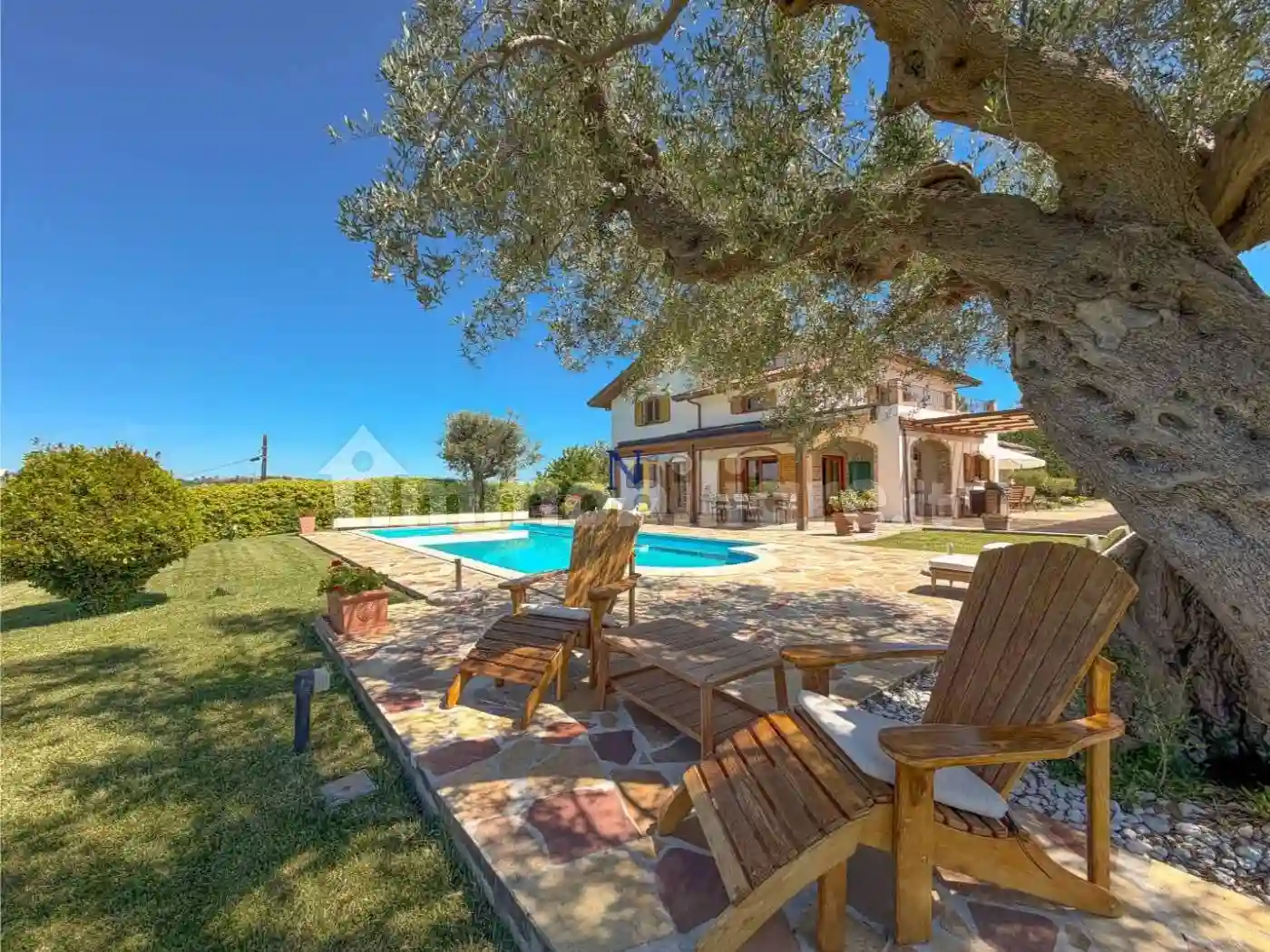 Villa - foto 2