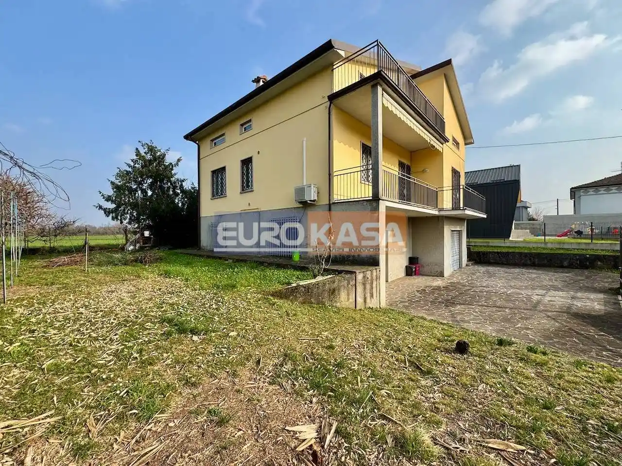 Villa in vendita a Capriate San Gervasio