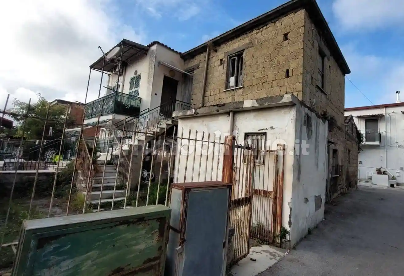 Rustico - Casale in vendita a Pollena Trocchia