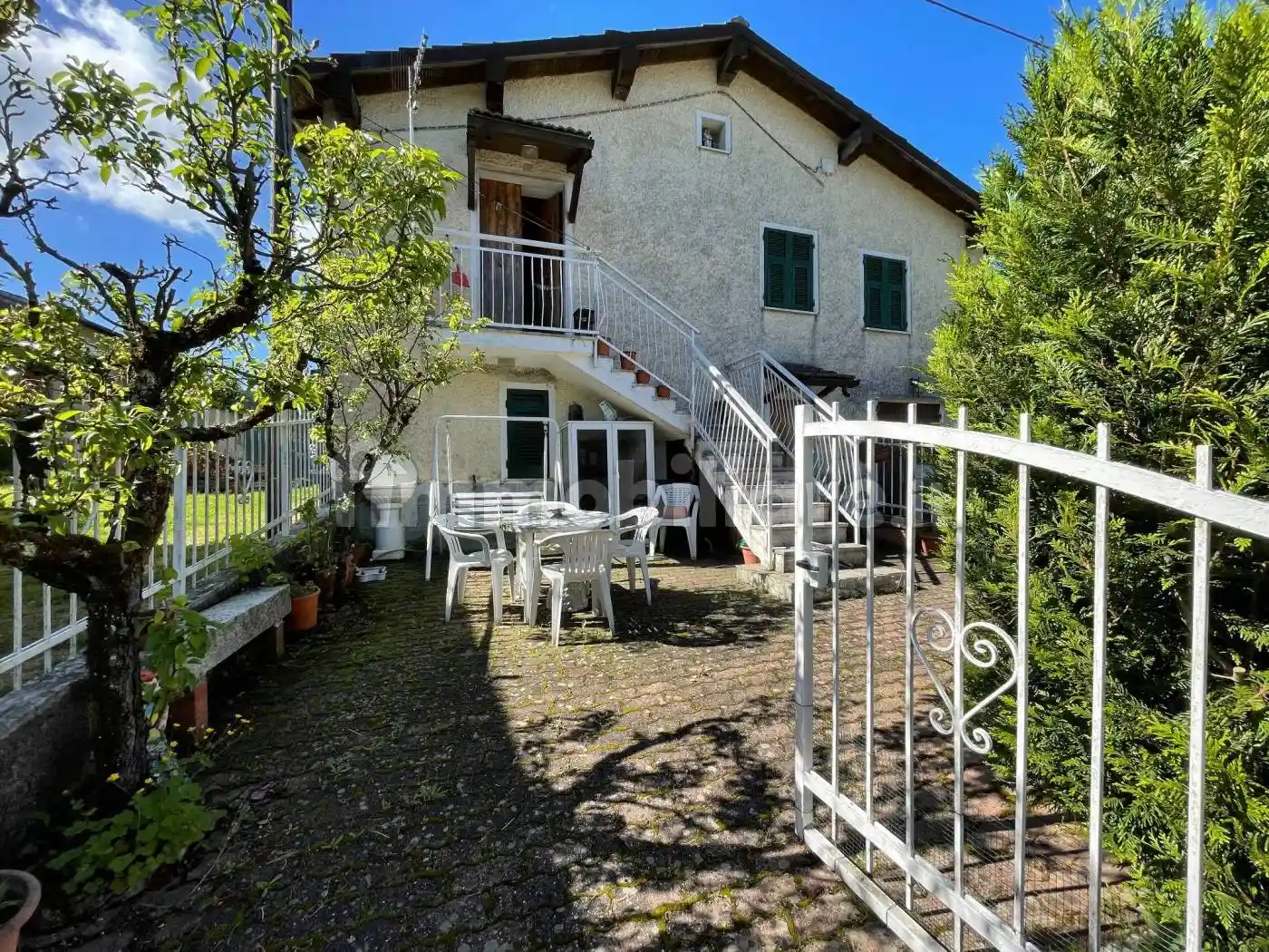 Casa indipendente in vendita a Isola del Cantone