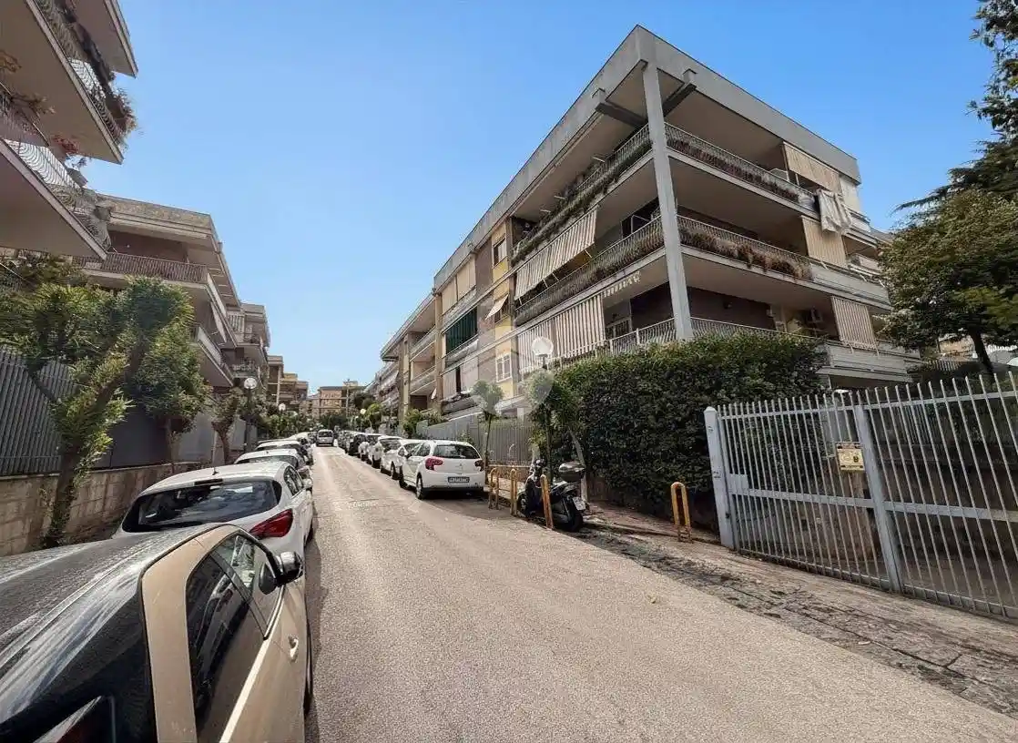 Appartamento in vendita a Napoli