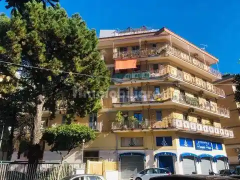 Appartamento in vendita a Salerno