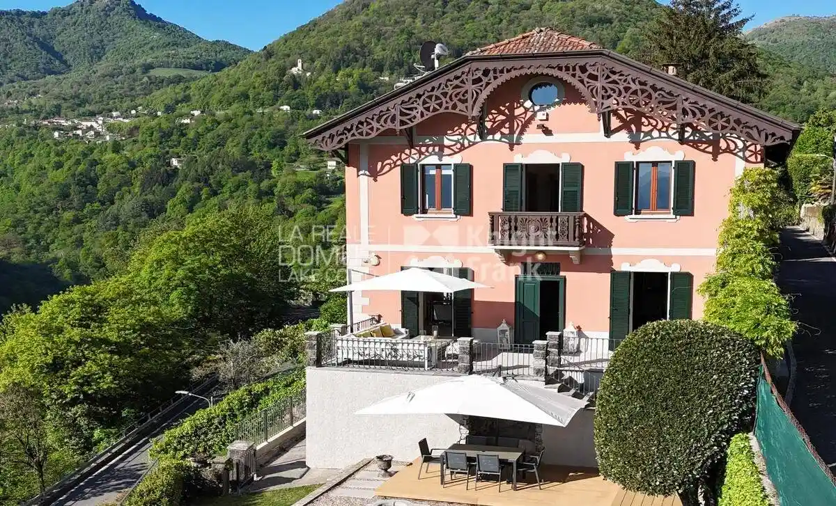 Villa in vendita a Dizzasco