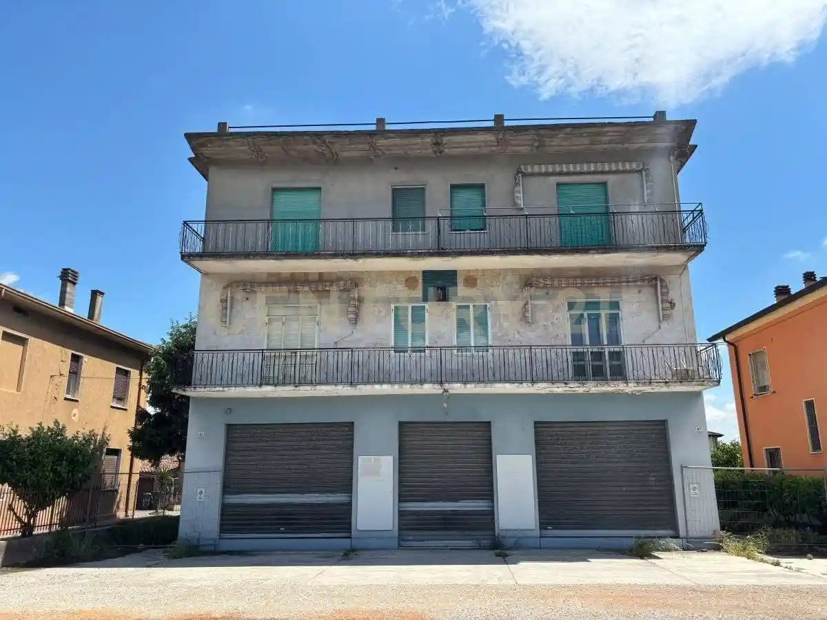 Palazzo - Edificio in vendita a Isola della Scala