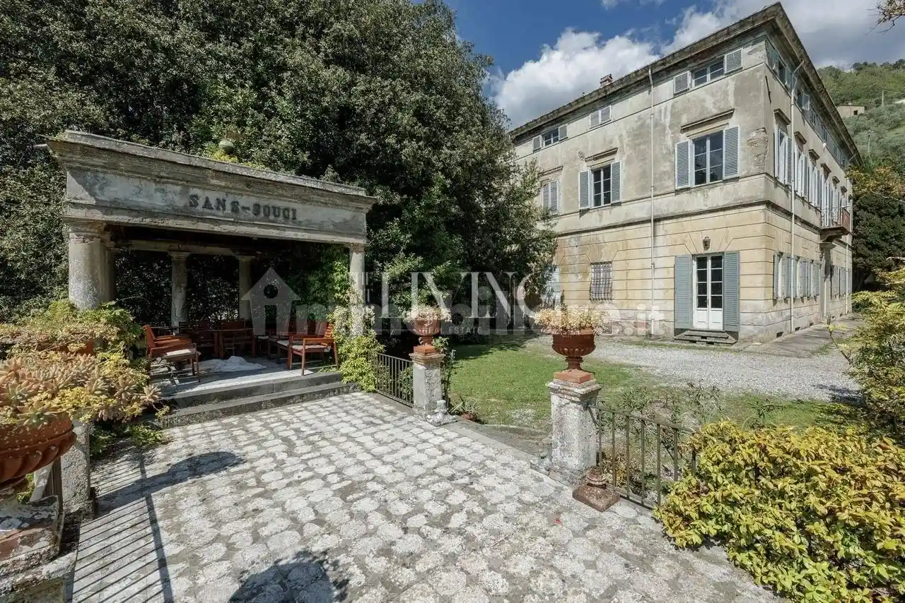 Villa in vendita a Lucca