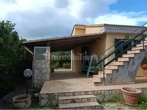 Villa in affitto a Campofelice di Roccella