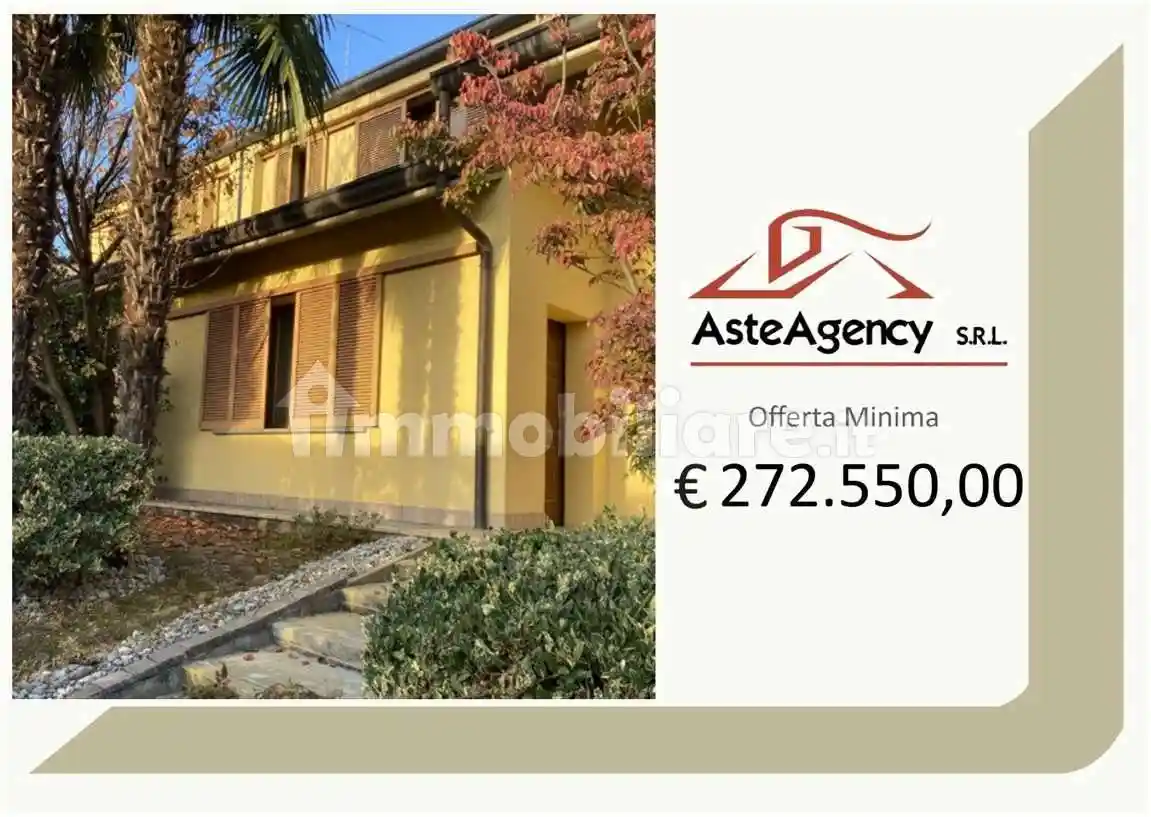 Villa in vendita a Verano Brianza