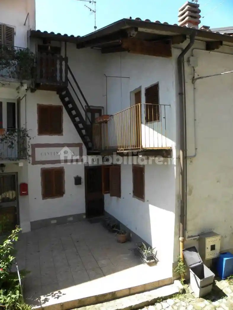 Casa indipendente in vendita a Strona