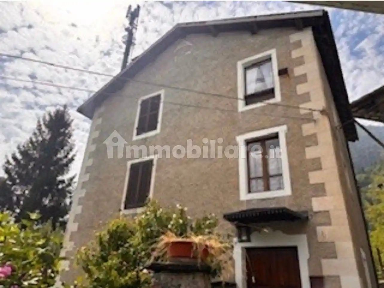 Appartamento in vendita a Ronco Canavese