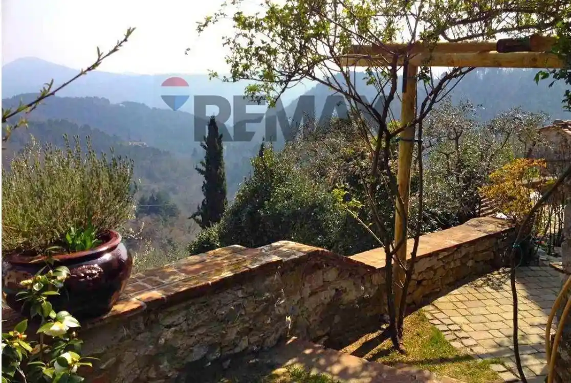 Casa indipendente in vendita a Camaiore