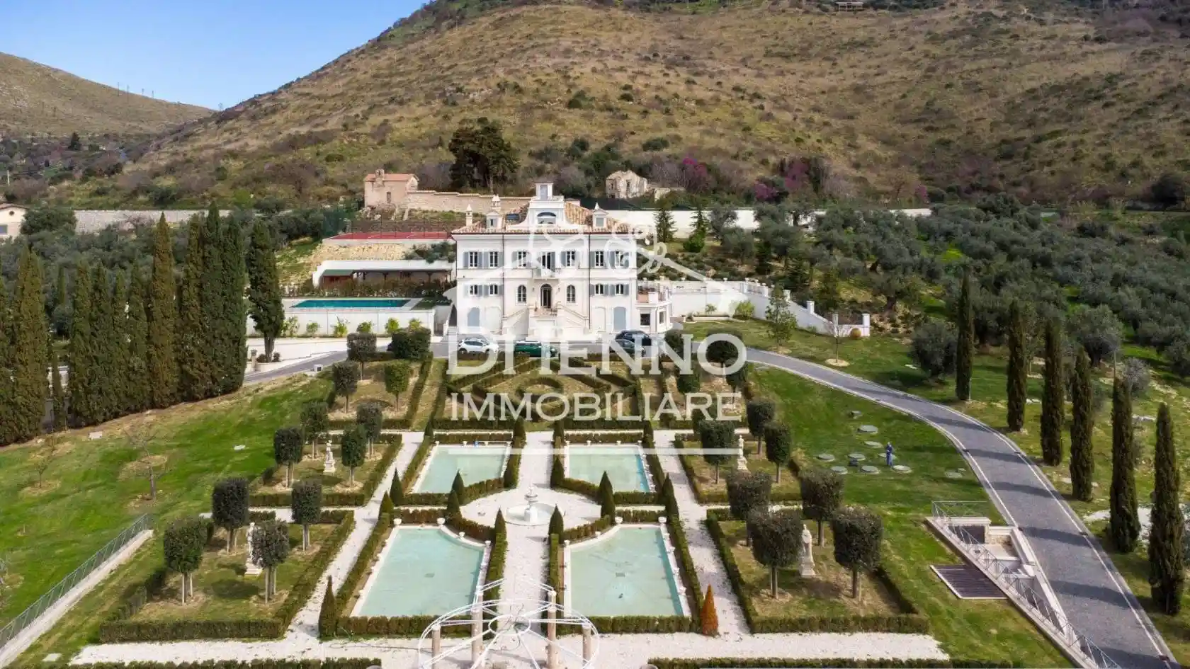 Villa in vendita a Fara in Sabina
