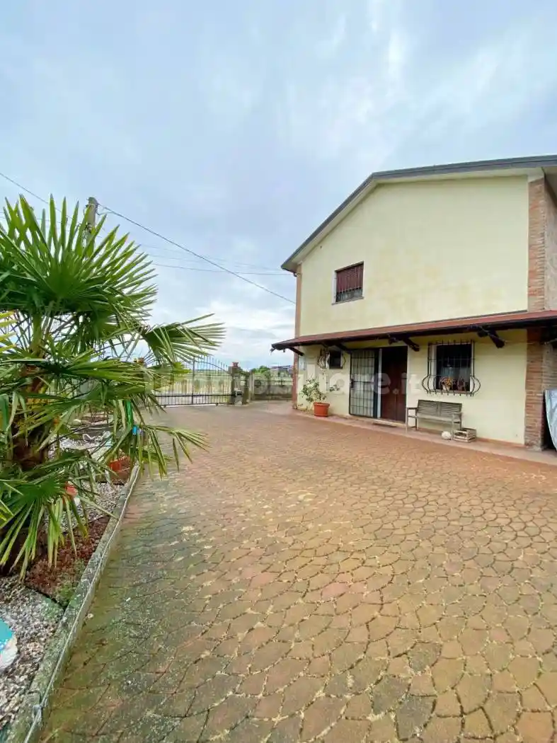 Villa in vendita a Copparo