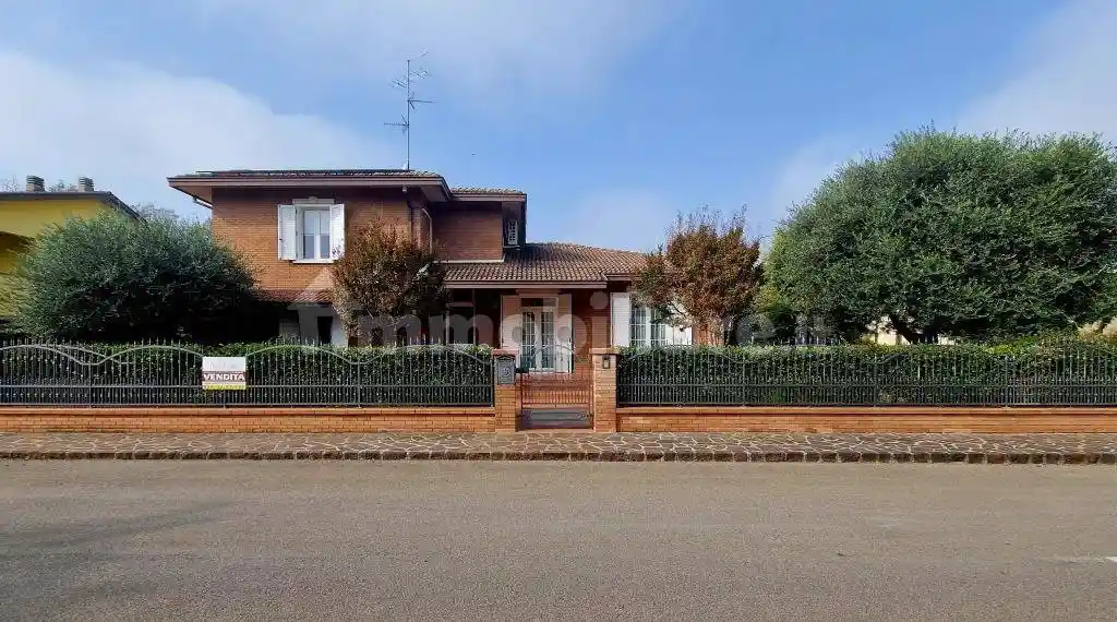 Casa indipendente in vendita a Novi di Modena