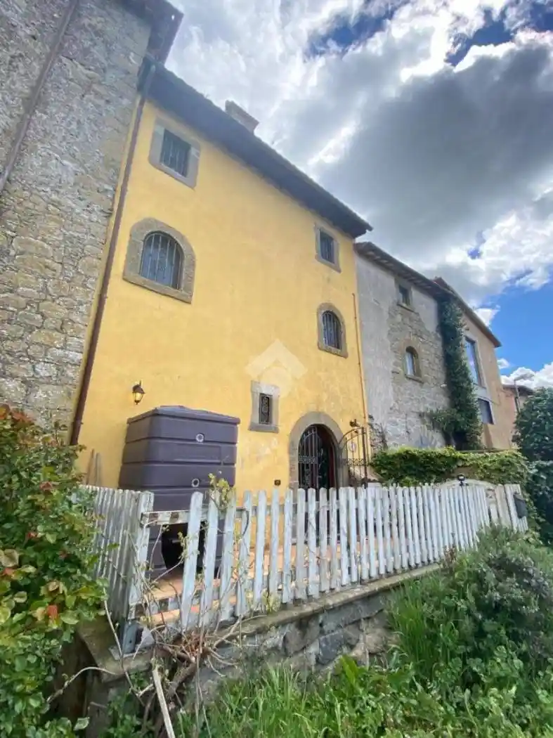 Casa indipendente in vendita a Montefiascone