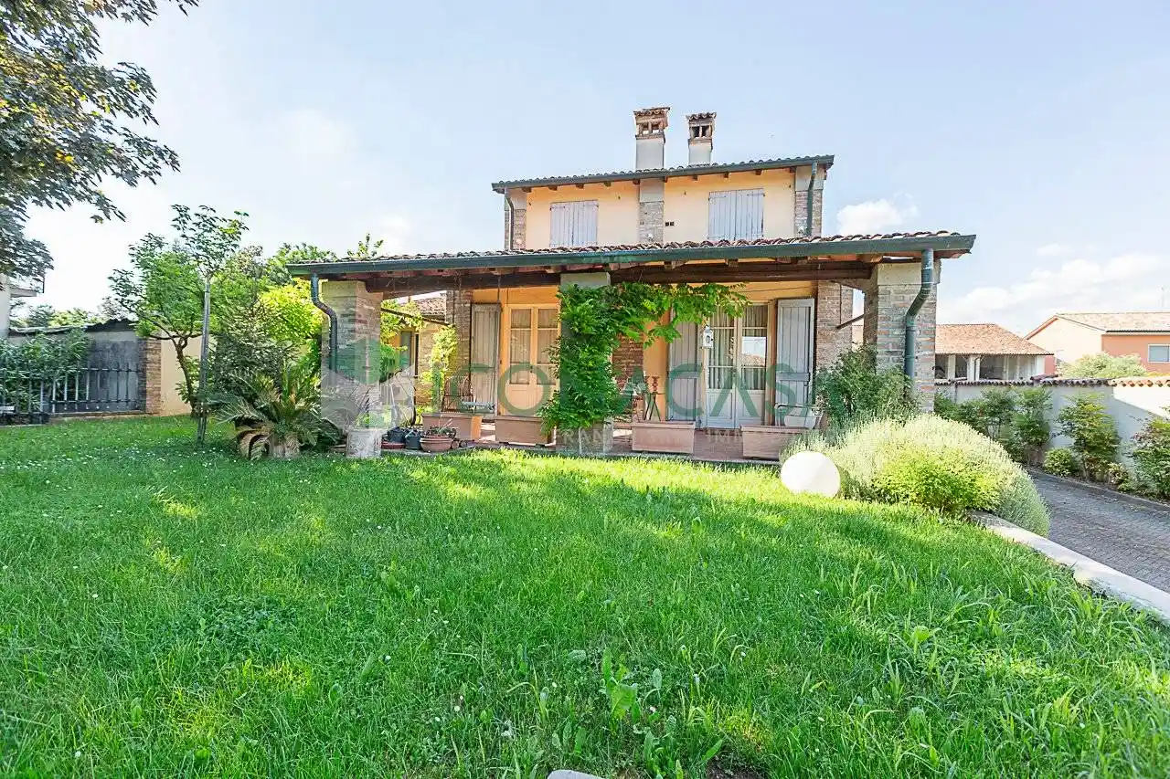 Villa in vendita a Casaletto Vaprio