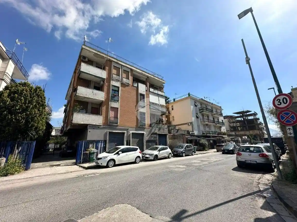 Appartamento in affitto a Napoli