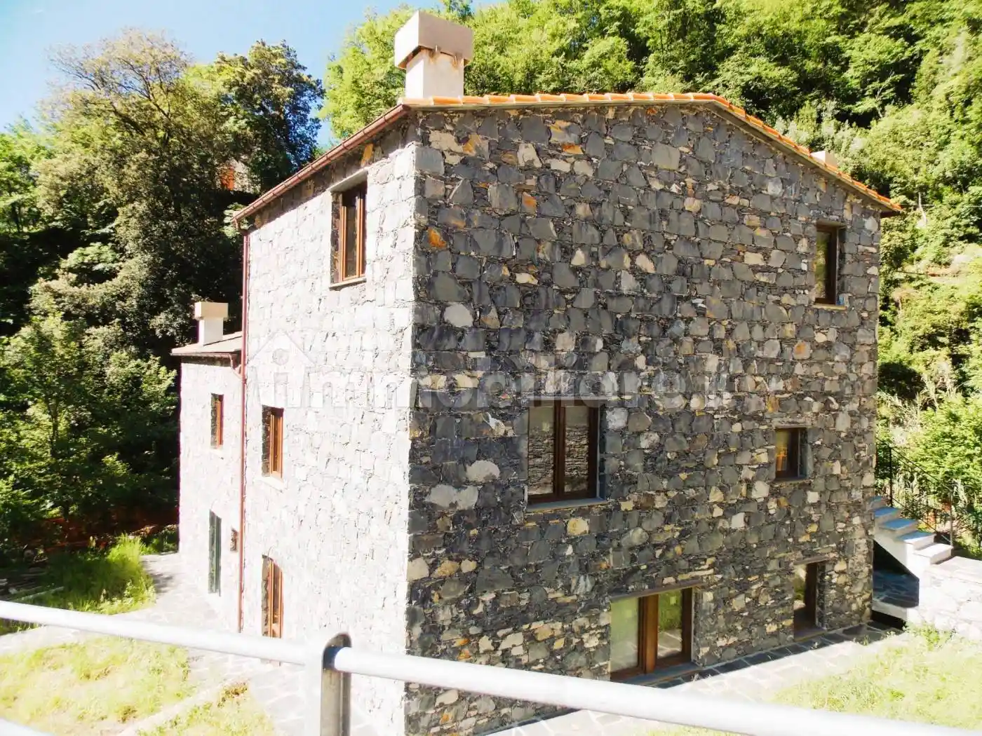 Villa in vendita a Avegno
