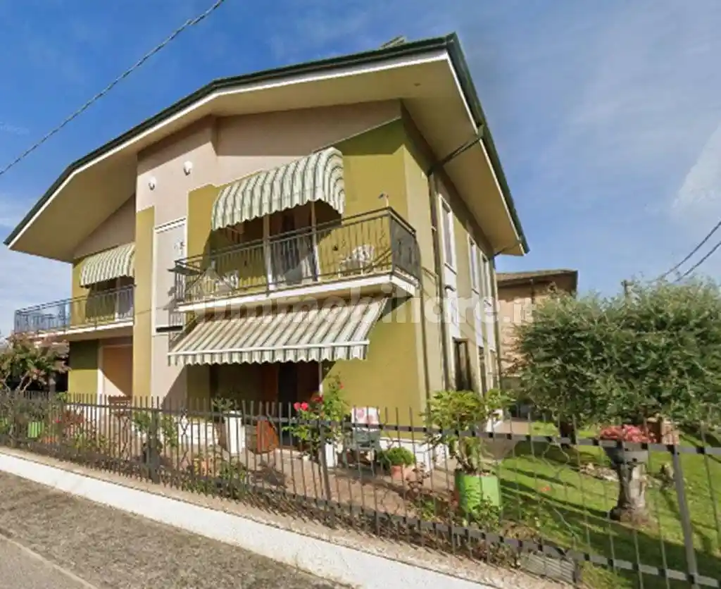 Appartamento in vendita a Roverbella