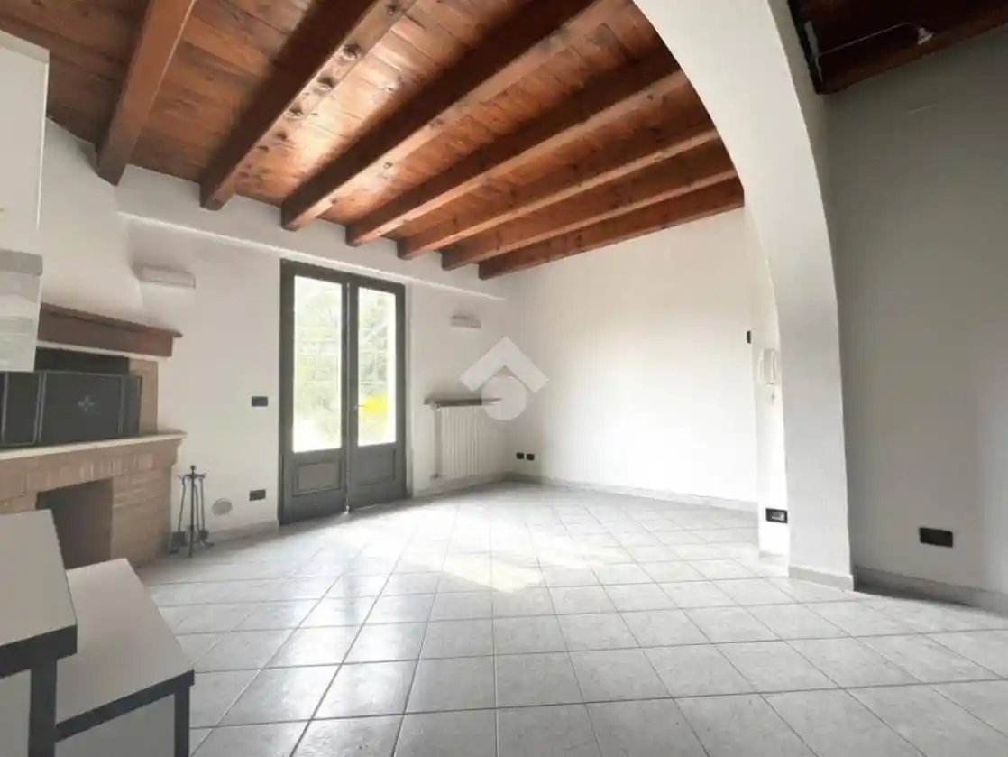 Appartamento in vendita a Caino