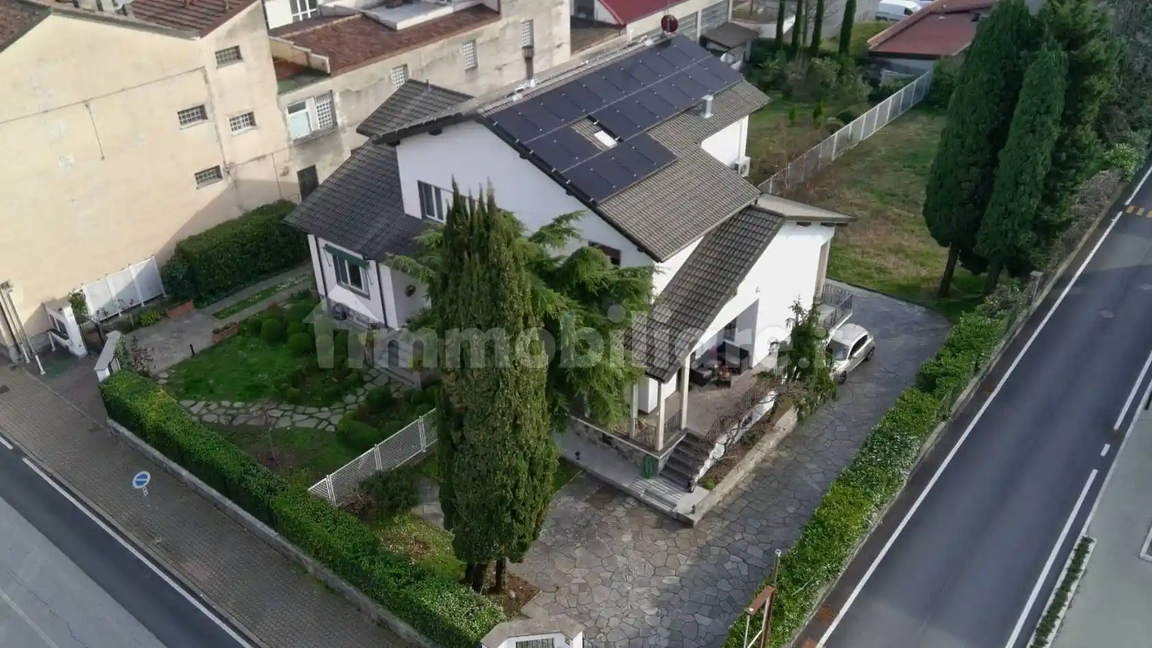 Villa in vendita a Erba