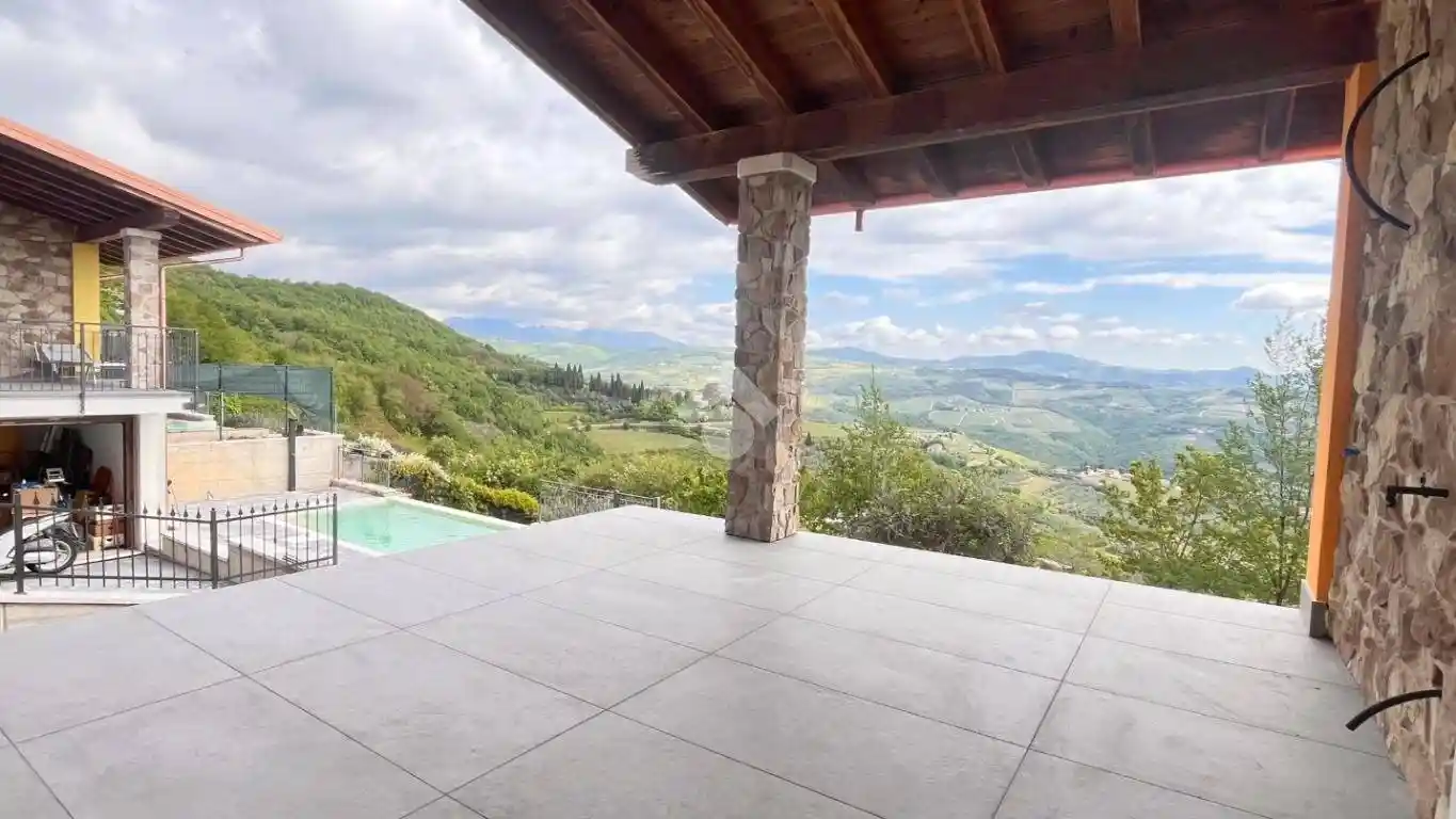Villa in vendita a Mezzane di Sotto