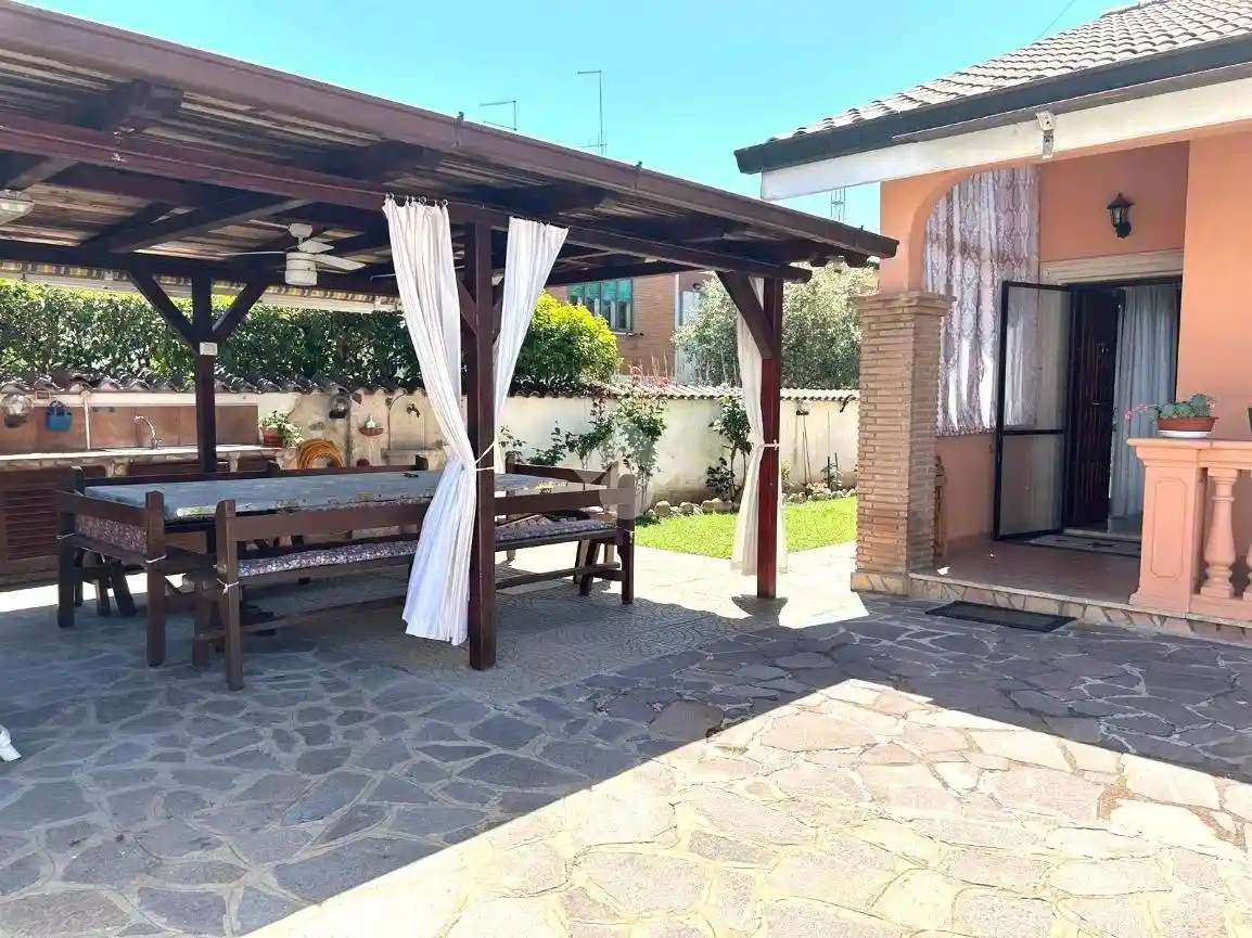 Villa in vendita a Ardea