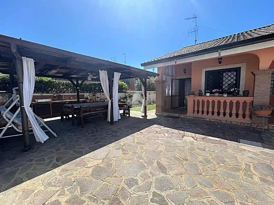 Villa - foto 2