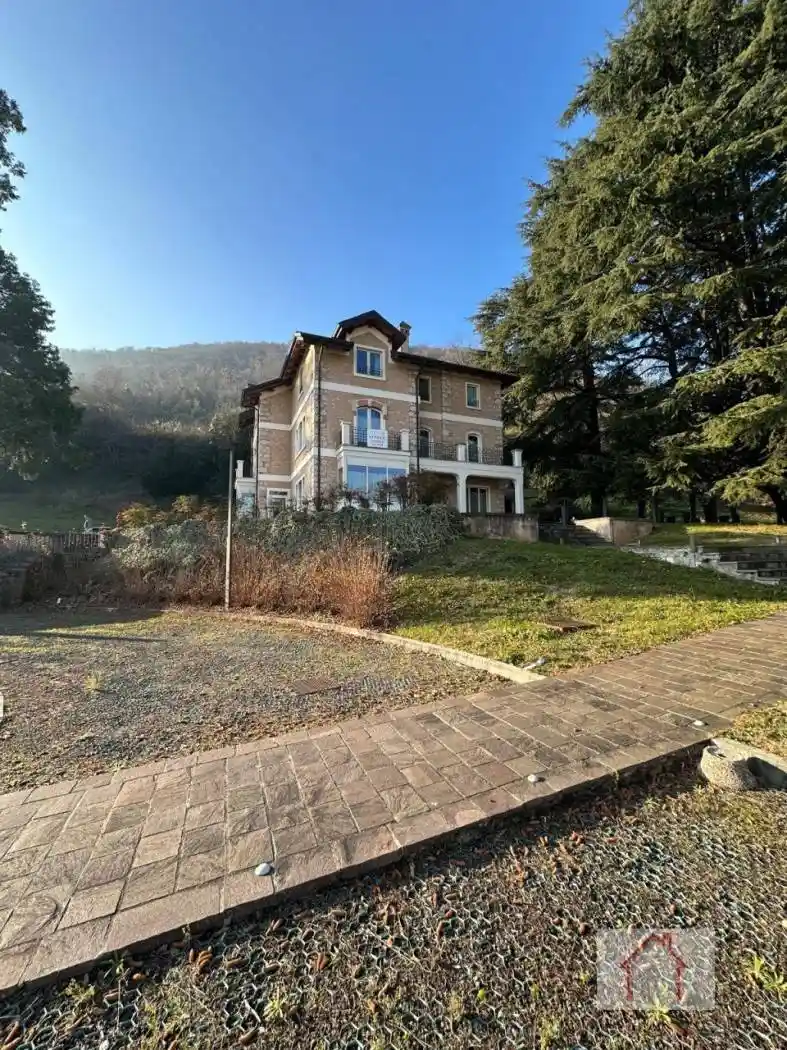 Villa in vendita a Piovene Rocchette