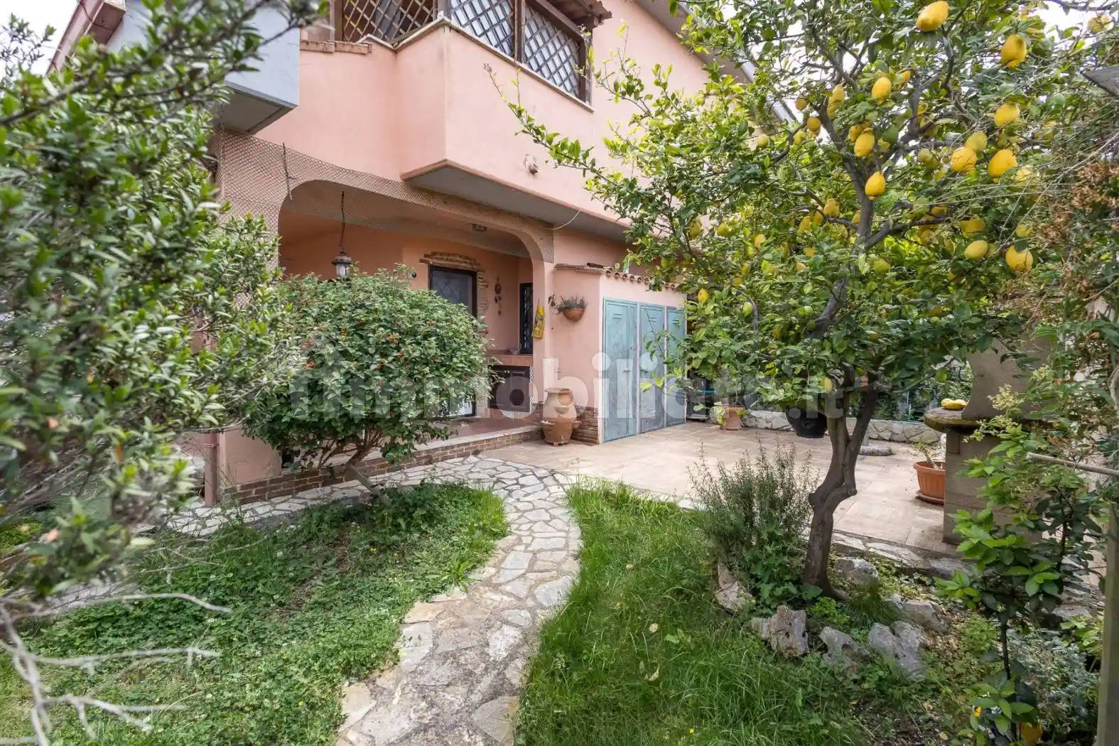 Villa in vendita a Pomezia