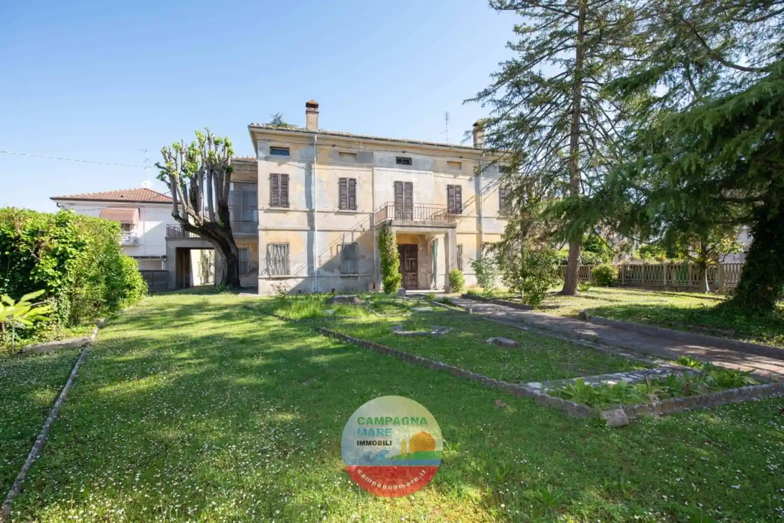 Villa in vendita a Tresignana