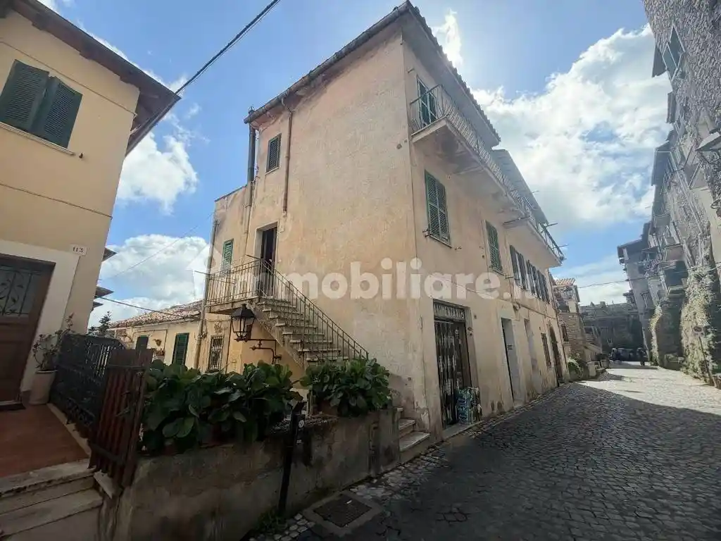 Appartamento in vendita a Castel Madama