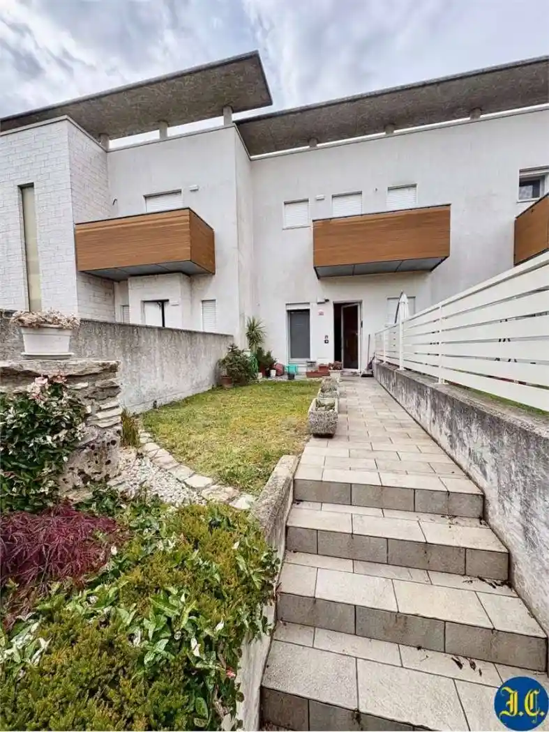Appartamento in vendita a Nogarole Rocca