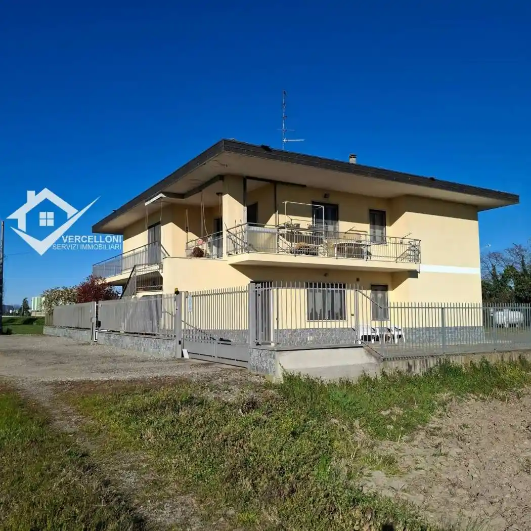 Villa in vendita a Cameri