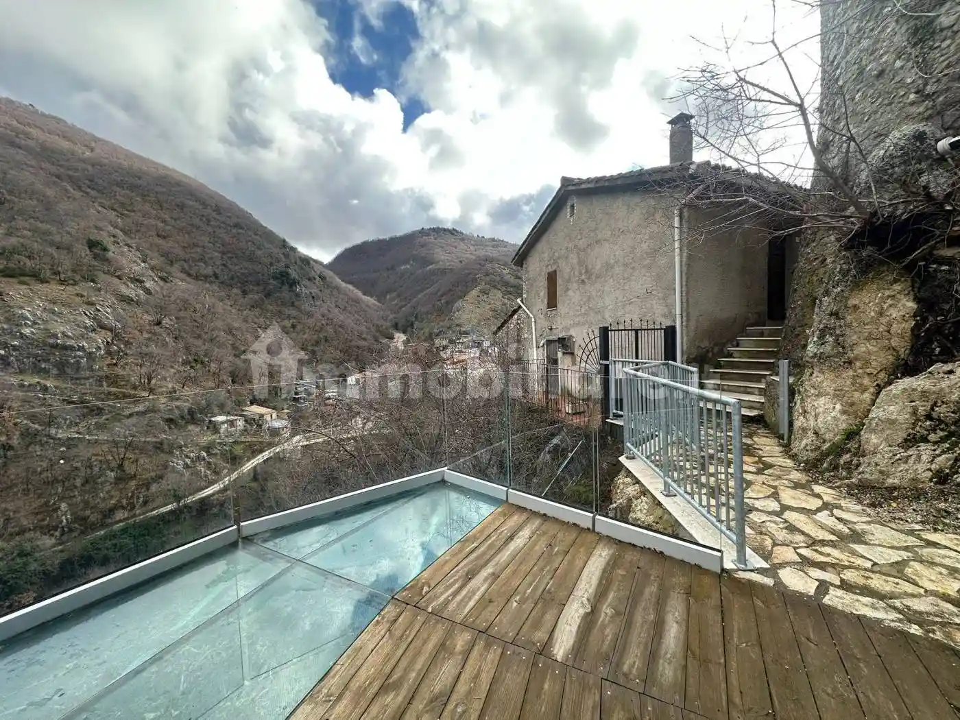 Casa indipendente in vendita a Polino