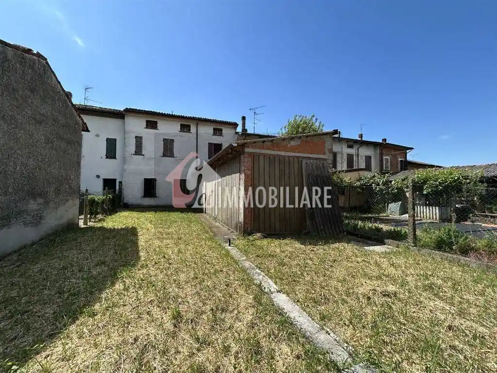 Casa indipendente in vendita a Rivarolo del Re ed Uniti