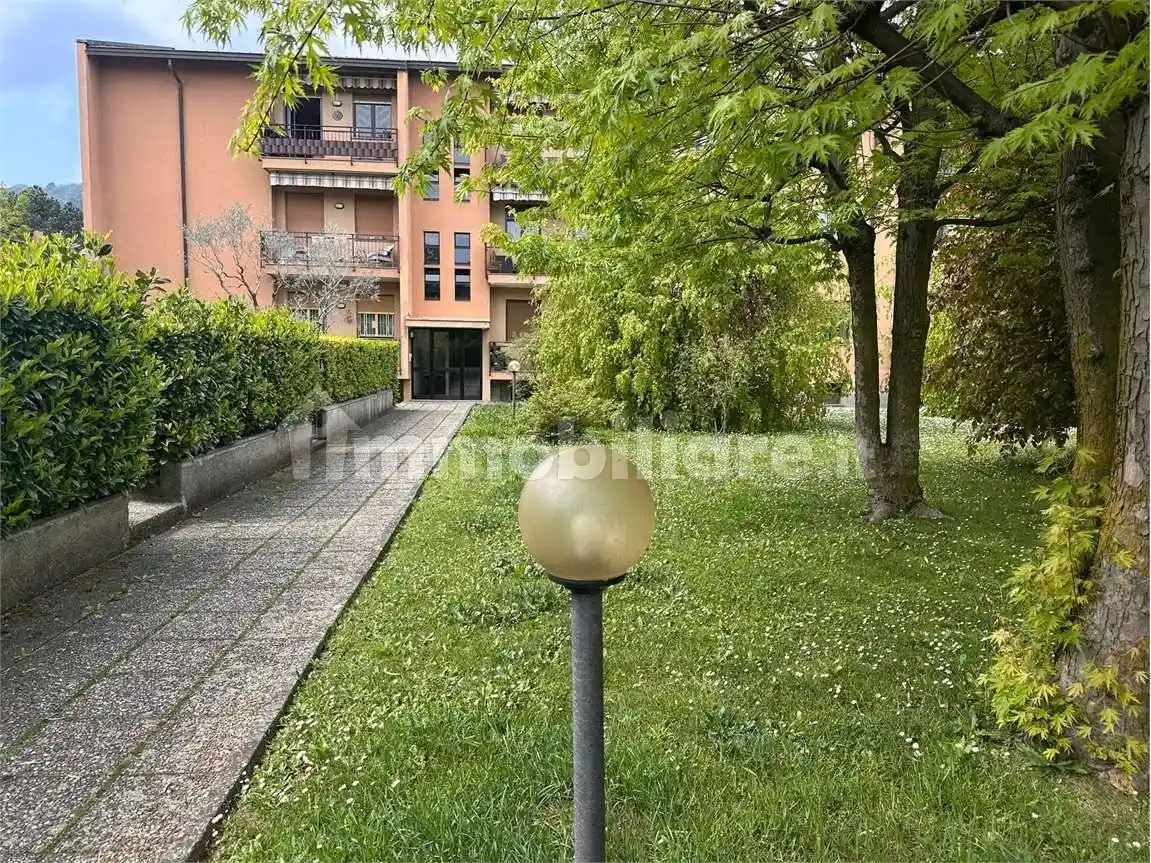 Appartamento in vendita a Erba