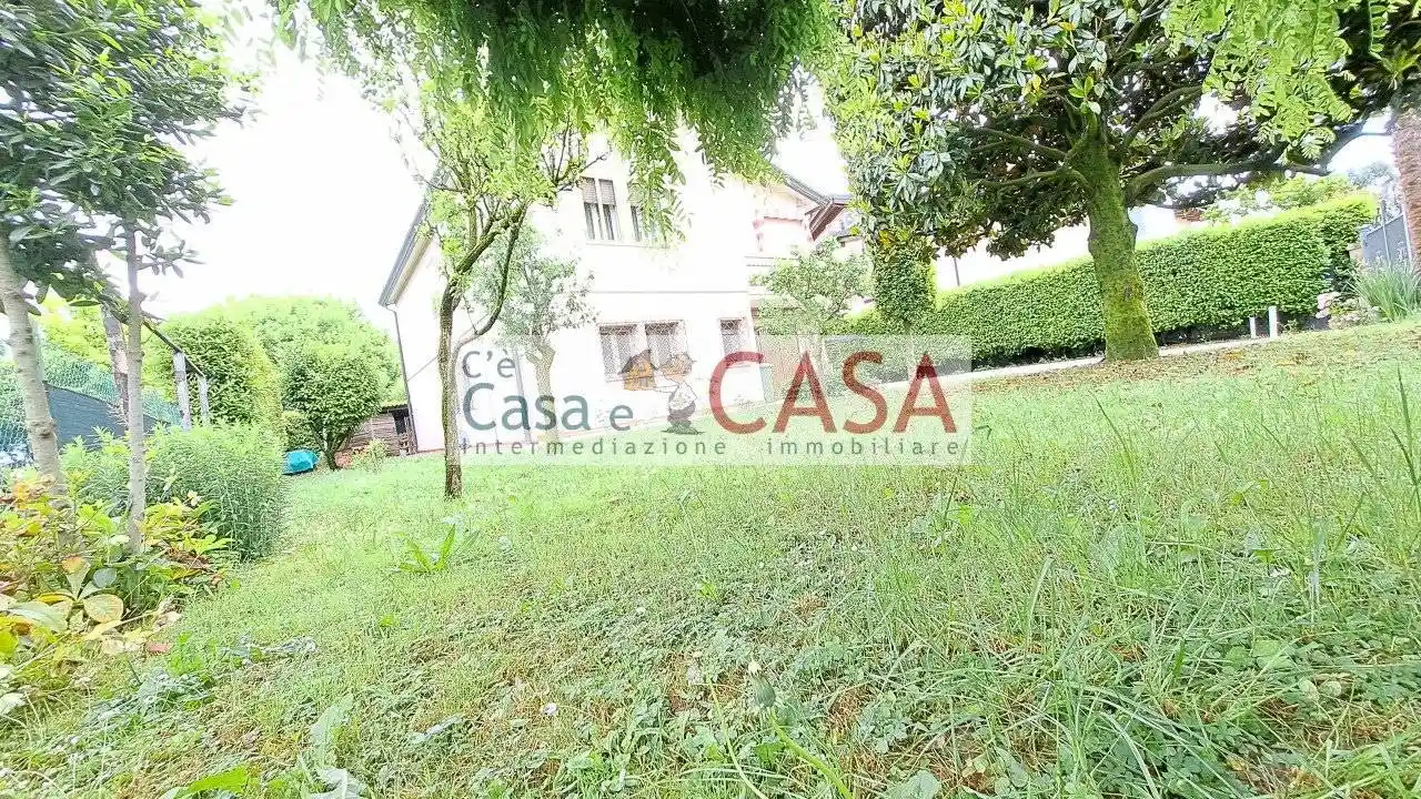 Casa indipendente in vendita a Selvazzano Dentro