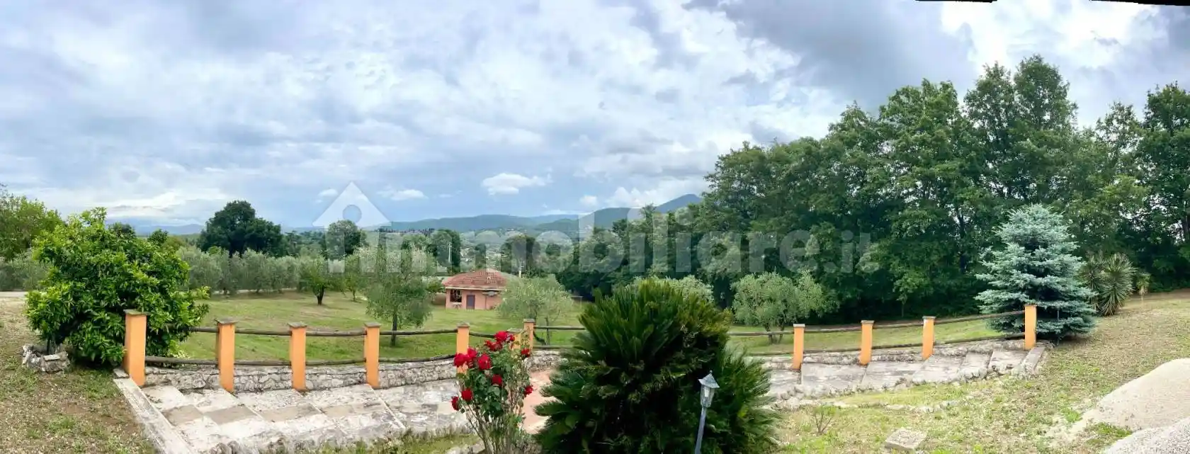 Casa indipendente in vendita a Palombara Sabina