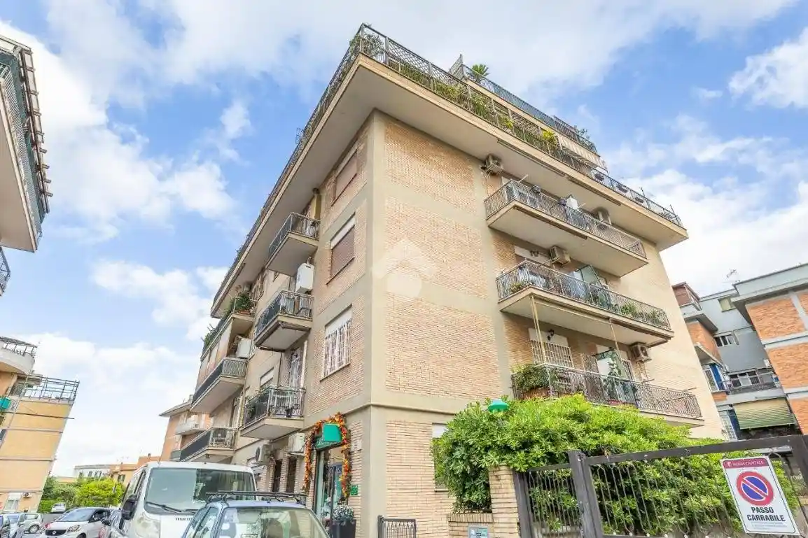 Appartamento in vendita a Roma