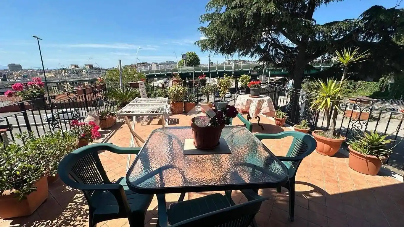 Appartamento in vendita a Napoli