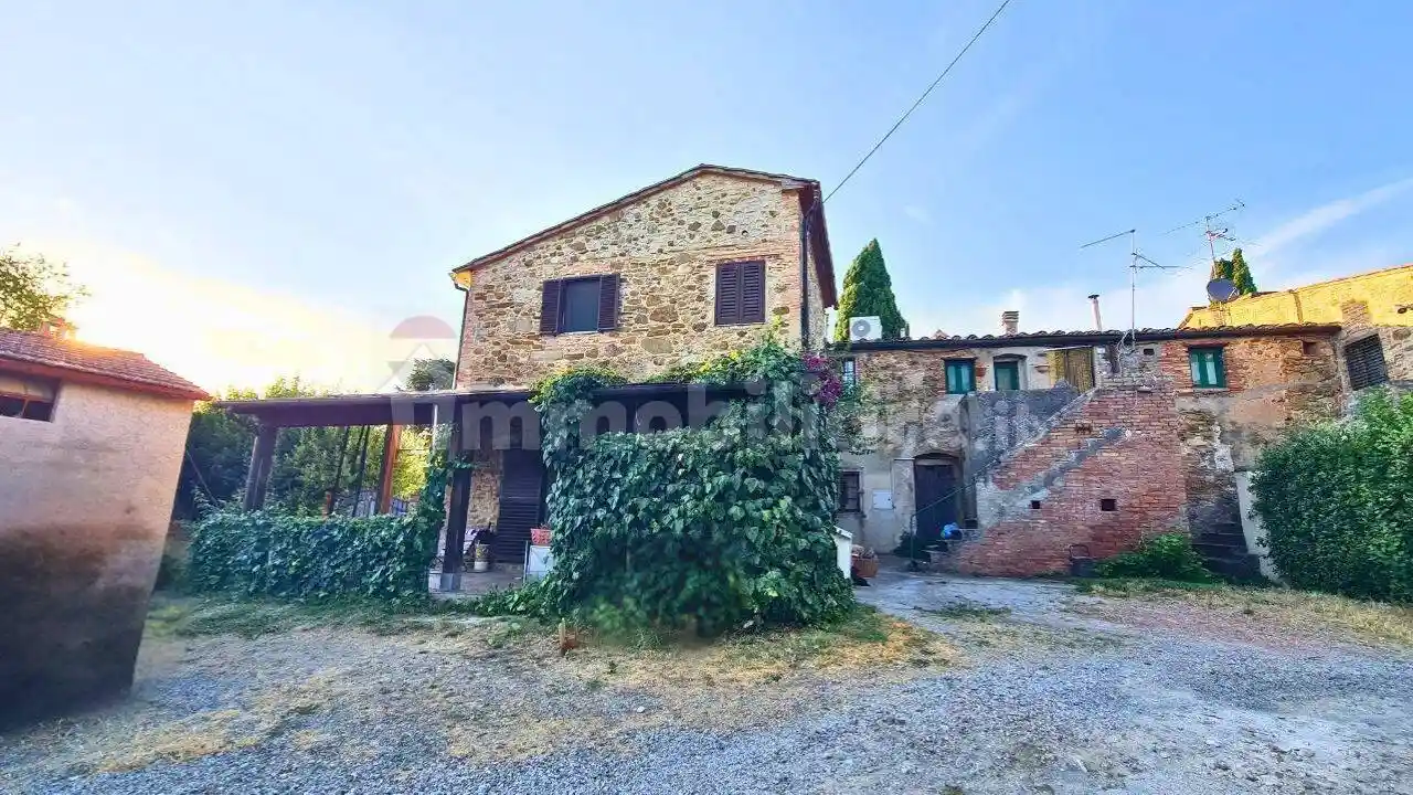 Casa indipendente in vendita a Gambassi Terme