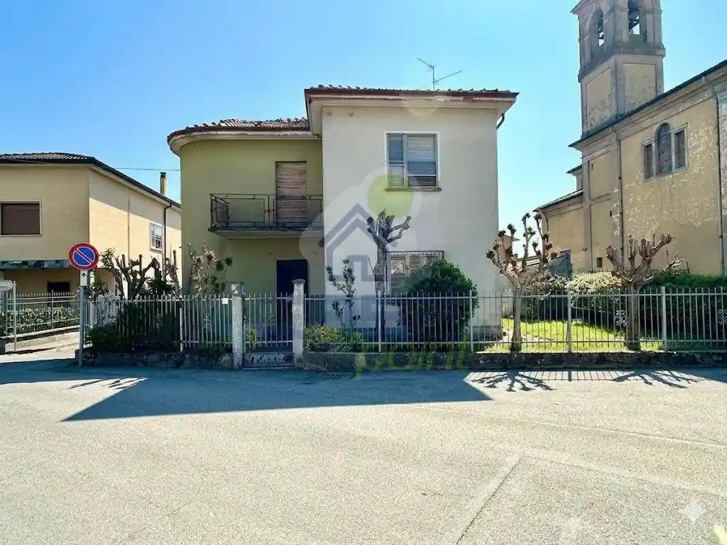 Casa indipendente in vendita a Grumello Cremonese ed Uniti