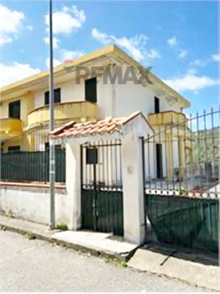 Villa in vendita a Saponara
