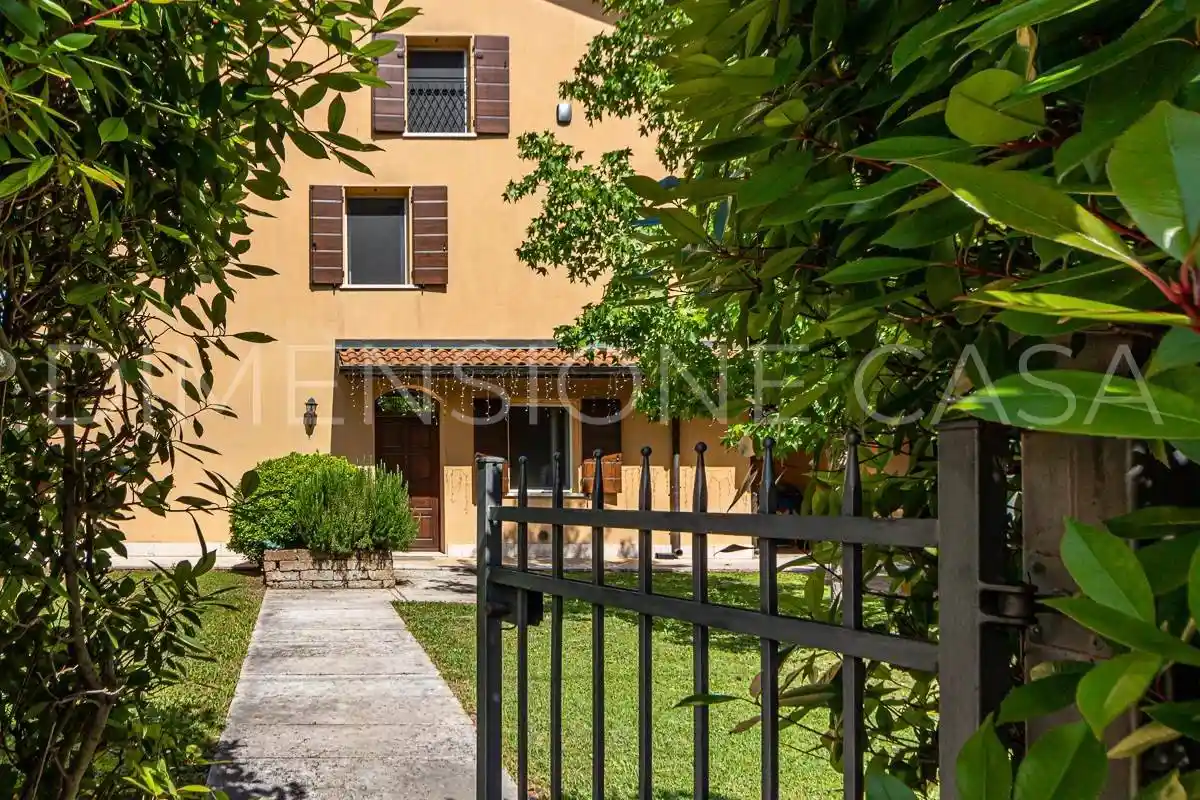 Villa in vendita a Medolla