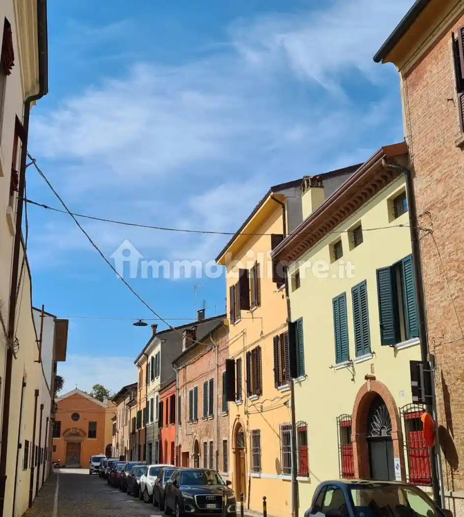 Appartamento in affitto a Ferrara