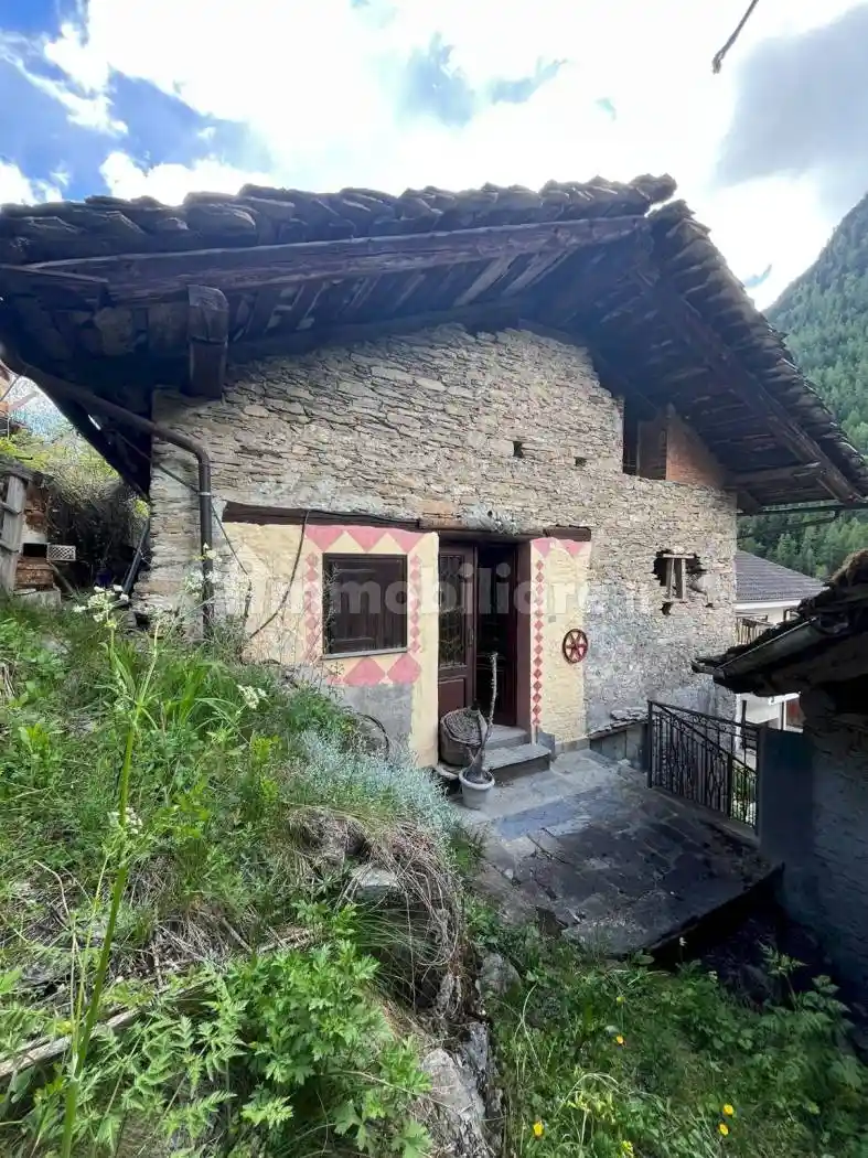 Rustico - Casale in vendita a Prazzo