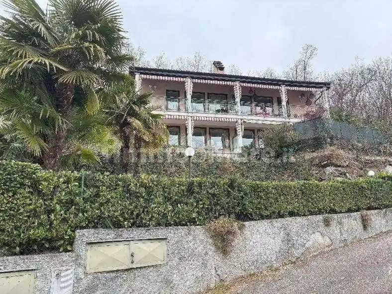 Appartamento in vendita a Porto Valtravaglia