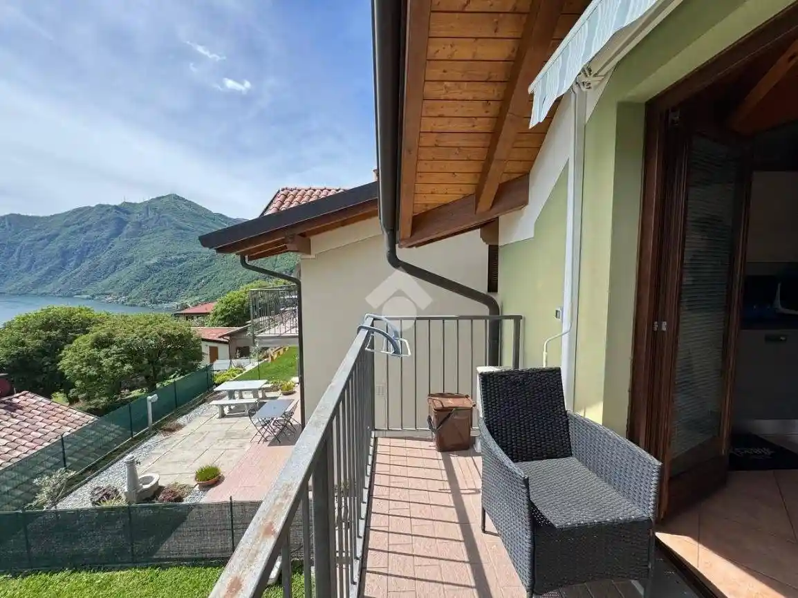 Appartamento in affitto a Riva di Solto