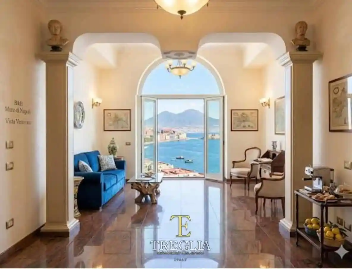 Appartamento in vendita a Napoli